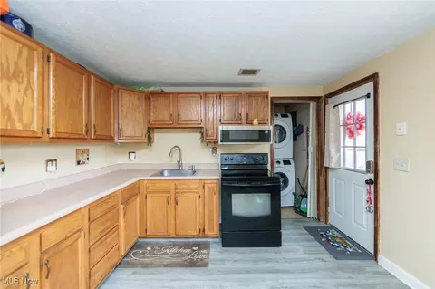 953 Salem Ave, Elyria, OH 44035 photo 8