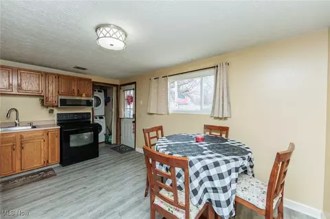 953 Salem Ave, Elyria, OH 44035 photo 12