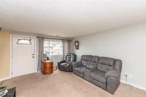 953 Salem Ave, Elyria, OH 44035 photo 18