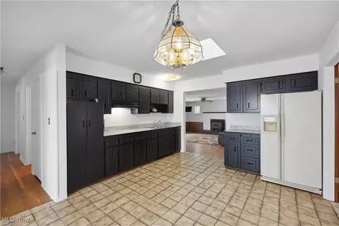 Kitchen - 992 E Decker Dr, Seven Hills, OH 44131 photo 1 of 3
