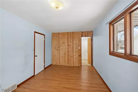 Bedroom - 992 E Decker Dr, Seven Hills, OH 44131 photo 1 of 4