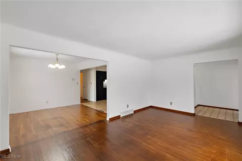Living - 992 E Decker Dr, Seven Hills, OH 44131 photo 4 of 8