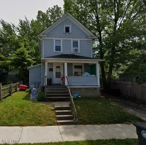 1036 Ackley St, Akron, OH 44306