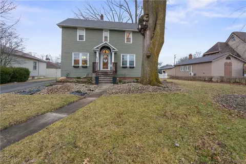 905 S Myrtle Ave, Willard, OH 44890 photo 2
