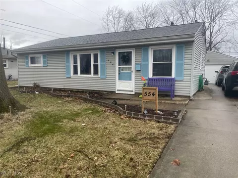 554 Bell Ave, Elyria, OH 44035