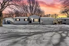 5403 Williamsburg Dr, Lorain, OH 44053