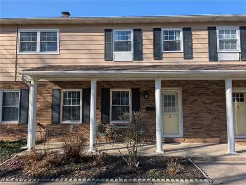 8264 Deepwood Blvd #6, Mentor, OH 44060