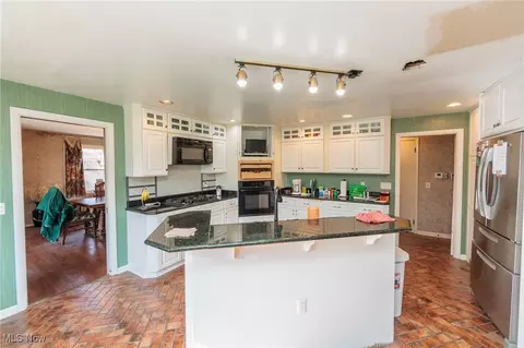 315 Vassar Ave, Elyria, OH 44035 photo 8