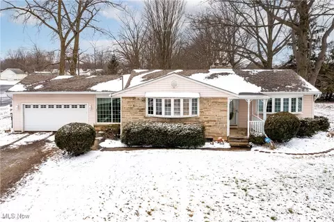 Exterior - 690 Abbe Rd N, Elyria, OH 44035 photo 3 of 5