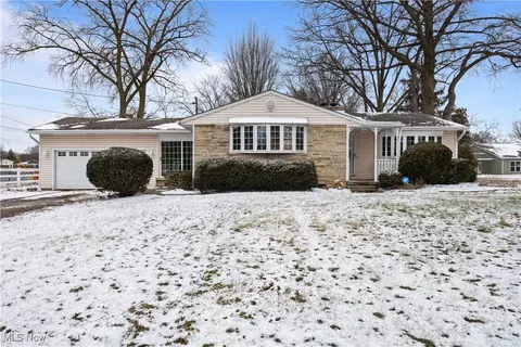 690 Abbe Rd N, Elyria, OH 44035