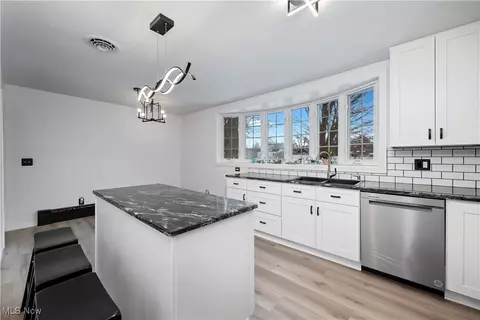 Kitchen - 690 Abbe Rd N, Elyria, OH 44035 photo 4 of 5