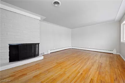 Living - 690 Abbe Rd N, Elyria, OH 44035 photo 1 of 3