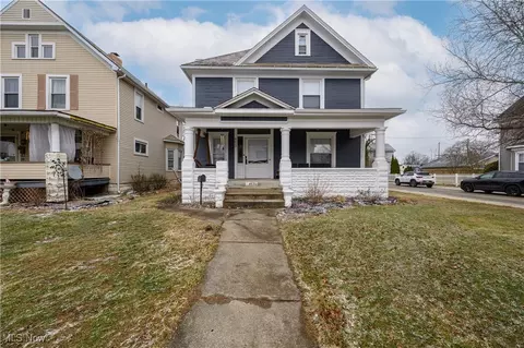 453 2nd St NW, New Philadelphia, OH 44663