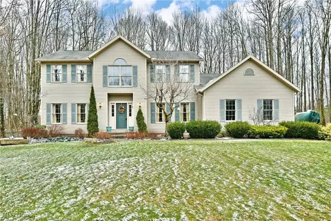 479 Centennial Dr, Vienna, OH 44473
