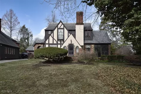 314 Northcliff Dr, Rocky River, OH 44116