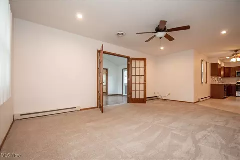 Living - 618 Angiline Dr, Boardman, OH 44512 photo 2 of 6