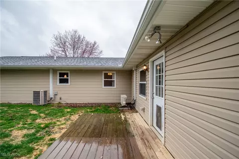 Exterior - 618 Angiline Dr, Boardman, OH 44512 photo 7 of 8