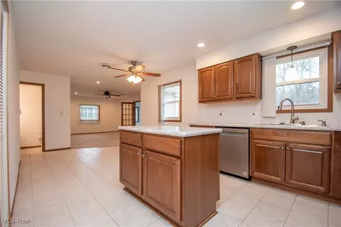 Kitchen - 618 Angiline Dr, Boardman, OH 44512 photo 1 of 4