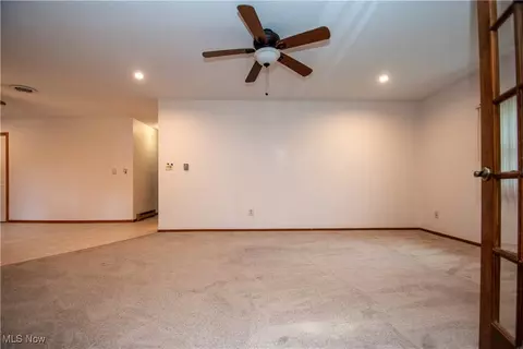 Living - 618 Angiline Dr, Boardman, OH 44512 photo 3 of 6
