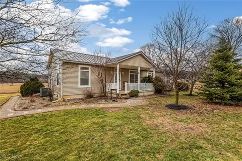 9001 Church Rd, Frazeysburg, OH 43822