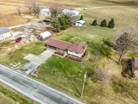 View/Area - 702 Eckard Rd, Dalton, OH 44618 photo 2 of 6