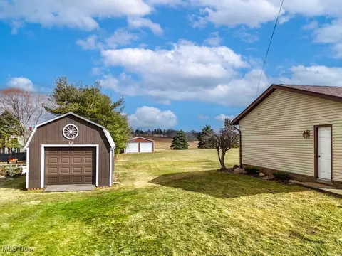 Exterior - 702 Eckard Rd, Dalton, OH 44618 photo 3 of 6