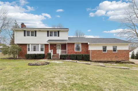 7891 Thornapple Dr, Novelty, OH 44072