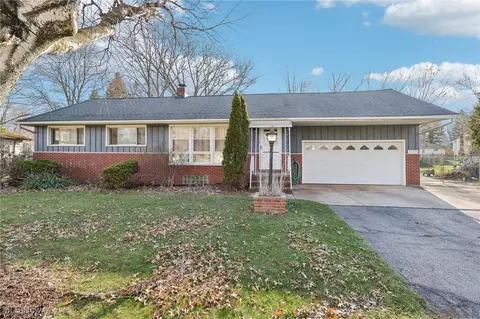 8269 Fairlane Dr, Macedonia, OH 44056