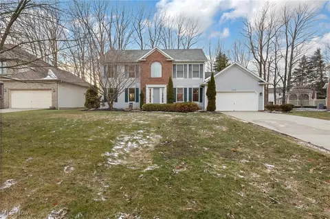340 Woodbridge Gln, Richmond Heights, OH 44143