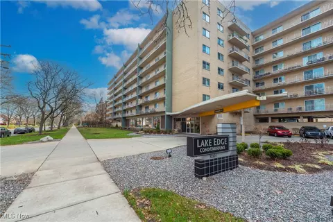 10301 Lake Ave #820, Cleveland, OH 44102