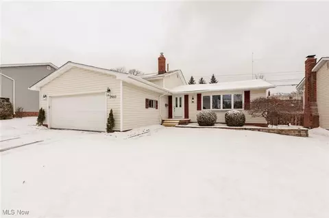 2960 Marda Dr, Parma, OH 44134
