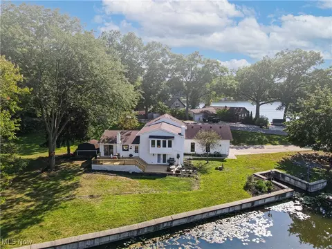 4485 Rex Lake Dr, New Franklin, OH 44319