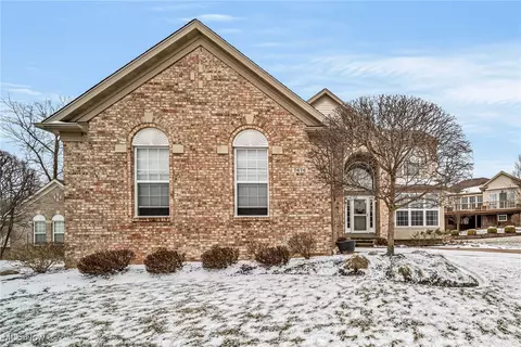 7676 Thorntail Ct, Concord, OH 44077
