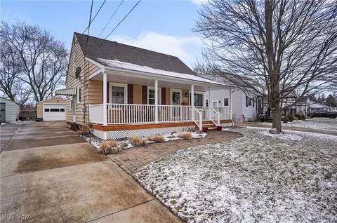 3232 7th St, Cuyahoga Falls, OH 44221