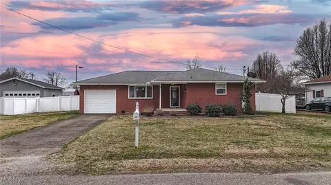 2315 Norris Ave, Belpre, OH 45714