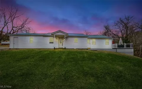 2445 S Pleasant Grove Rd, Zanesville, OH 43701