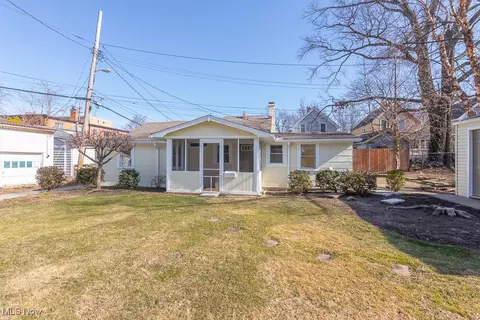 1413 Scenic St, Lakewood, OH 44107