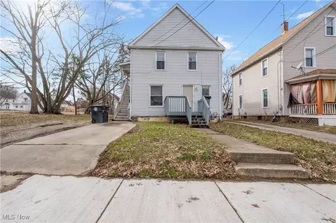 812 Kling St, Akron, OH 44311