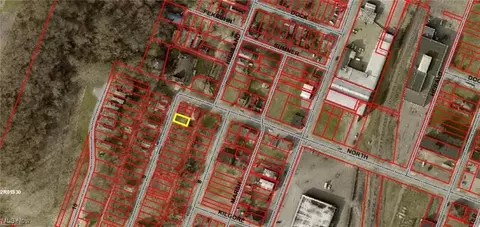 260 N 9th St, Steubenville, OH 43952