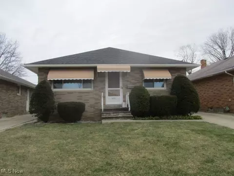 5251 E 102nd St, Garfield Heights, OH 44125