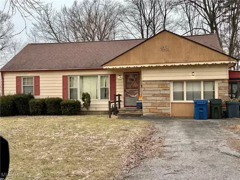 7741 Dahlia Dr, Mentor On The Lake, OH 44060