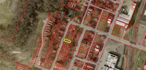 240 N 9th St, Steubenville, OH 43952