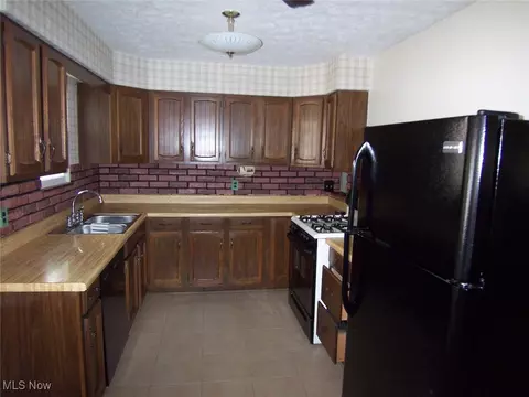 2127 E 39th St, Lorain, OH 44055 photo 10