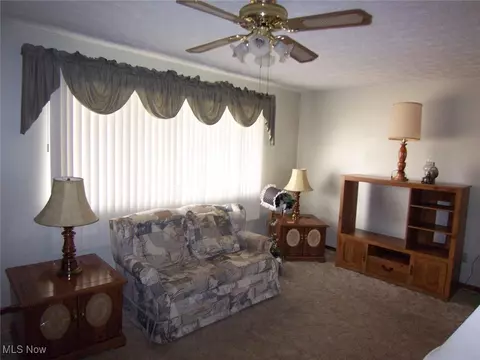 2127 E 39th St, Lorain, OH 44055 photo 5