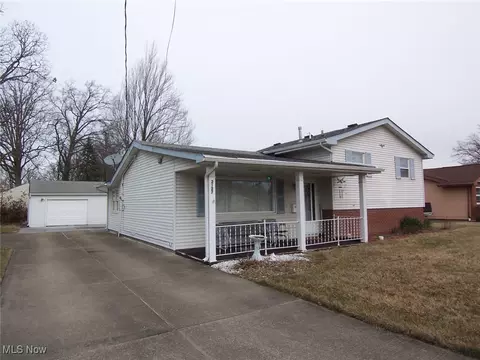 2127 E 39th St, Lorain, OH 44055 photo 2