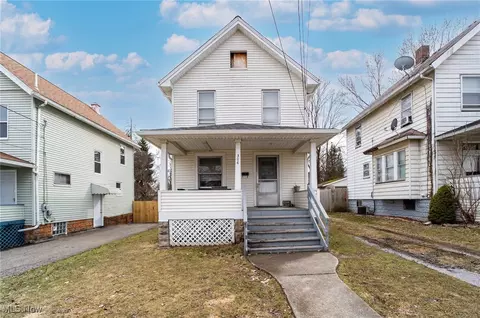 306 Maplewood Ave, Struthers, OH 44471 photo 2