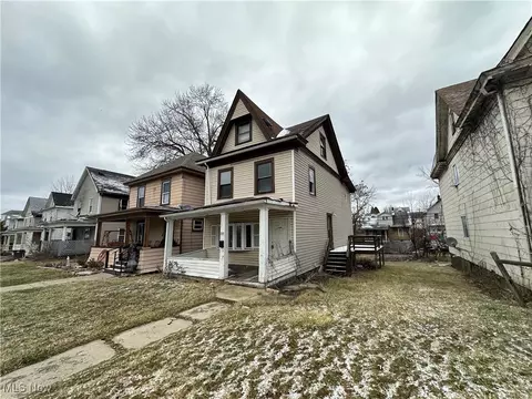 1315 Oregon Ave, Steubenville, OH 43952