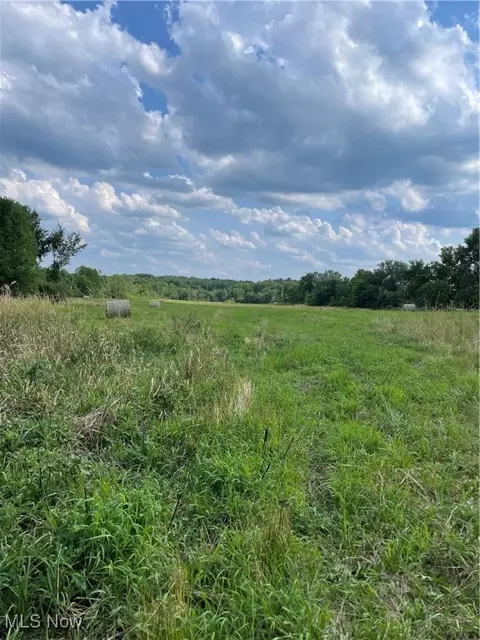 W Smith Road, Medina, OH 44256