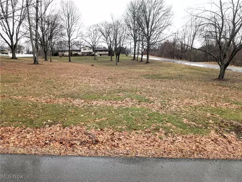 Hillcrest Drive Nw, Dover, OH 44622
