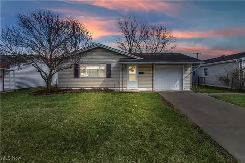 6467 Edgehurst Dr, Brook Park, OH 44142